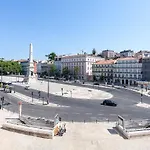 The Boulevard By The Good Neighbour In * Lissabon