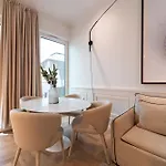The Boulevard By The Good Neighbour In Appartement *