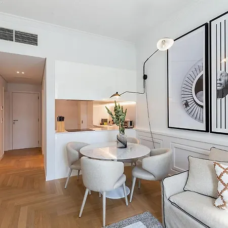 The Boulevard By The Good Neighbour In Apartment