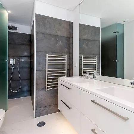 The Boulevard By The Good Neighbour In * Lizbona