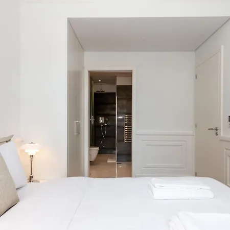 The Boulevard By The Good Neighbour In Lizbona